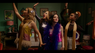 KK-Caps-1x05-Song-for-a-Winters-Night-68-Pepper-Katy-Jorge-Ginger-Pepper