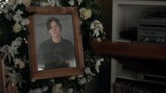 RD-Promo-4x15-To-Die-For-17-Jughead-Funeral-Picture