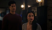 RD-Caps-6x05-The-Jughead-Paradox-69-Reggie-Veronica.jpg (76 KB)
