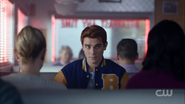 Season 1 Episode 4 The Last Picture Show Archie vs Betty and Veronica