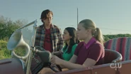 RD-Caps-5x03-Graduation-125-Jughead-Veronica-Betty.png (1.69 MB)