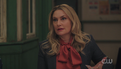 RD-Caps-6x08-The-Town-61-Alice
