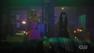 RD-Caps-7x05-Tales-in-a-Jugular-Vein-140-Betty-Veronica