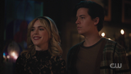 RD-Caps-6x19-The-Witches-of-Riverdale-83-Sabrina-Nicholas-Jughead