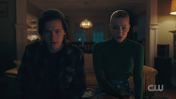 RD-Caps-4x19-Killing-Mr-Honey-141-Jughead-Betty