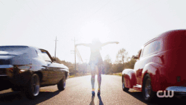 RD-Gifs-2x06-Death-Proof-Cheryl-Flag-Girl