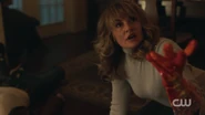RD-Caps-2x12-The-Wicked-and-The-Divine-134-Alice.png (1.14 MB)