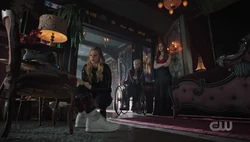Betty investigates Darius' death