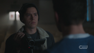 RD-Caps-2x18-A-Night-To-Remember-69-Jughead