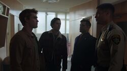 RD-Caps-2x20-Shadow-of-a-Doubt-36-Archie-Jughead-Hiram-Sheriff-Minetta