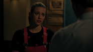 RD-Caps-4x02-Fast-Times-at-Riverdale-High-69-Betty