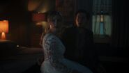 RD-Caps-6x05-The-Jughead-Paradox-130-Betty-Jughead