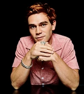 RD-S4-Pizza-Hut-Lounge-Comic-Con-Portraits-2019-KJ-02.png (99 KB)