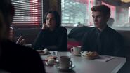 RD-Caps-2x19-Prisoners-23-Veronica-Archie