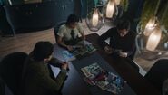RD-Caps-6x05-The-Jughead-Paradox-40-Jughead-Veronica-Reggie.jpg (143 KB)