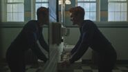 RD-Caps-3x10-The-Stranger-87-Archie