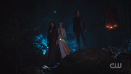 RD-Caps-3x22-Survive-The-Night-53-Veronica-Betty-Jughead