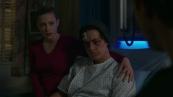 RD-Caps-2x22-Brave-New-World-14-Betty-Jughead