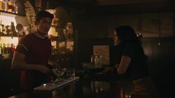 RD-Caps-3x07-The-Man-in-Black-50-Reggie-Veronica