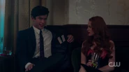 RD-Caps-2x05-When-a-Stranger-Calls-71-Nick-Cheryl-Jingle-jangle.png (929 KB)