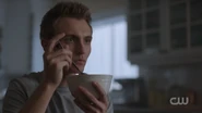 RD-Caps-2x14-The-Hills-Have-Eyes-02-Chic.png (1.02 MB)