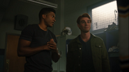 RD-Caps-4x02-Fast-Times-at-Riverdale-High-23-Mad-Dog-Archie
