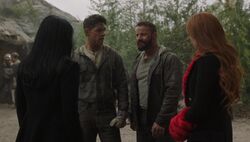 RD-Caps-5x17-Dance-of-Death-58-Veronica-Kevin-Frank-Cheryl