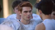 RD-Promo-2x03-The-Watcher-in-the-Woods-16-Archie-Reggie