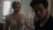 RD-Caps-6x05-The-Jughead-Paradox-111-Betty-Jughead