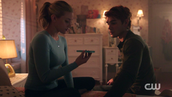 RD-Caps-2x05-When-a-Stranger-Calls-30-Betty-Archie