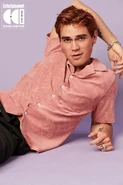 RD-S4-Entertainment-Weekly-Comic-Con-Portraits-2019-KJ-01.jpg (119 KB)