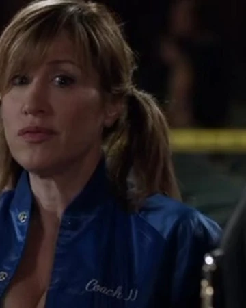 Coach J J The Rizzoli And Isles Series Wiki Fandom Lisa ann walter (born august 3, 1963)1 is an american actress, comedian, writer and film producer.2 she has appeared in such films as the 1998 version of the parent trap, bruce almighty,2 shall we dance,2 and war of the worlds.2 walter also created and starred in the. coach j j the rizzoli and isles