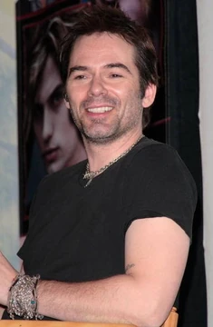 Billy Burke Wife