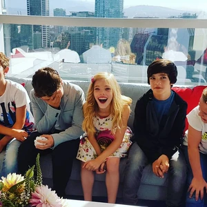 Cast Gallery Wonder Wiki Fandom While wonder woman 1984 still has a bit of the old magic, and its leads all turn in terrific performances, the film is hampered by a frequently nonsensical plot, extraneous showy action. cast gallery wonder wiki fandom