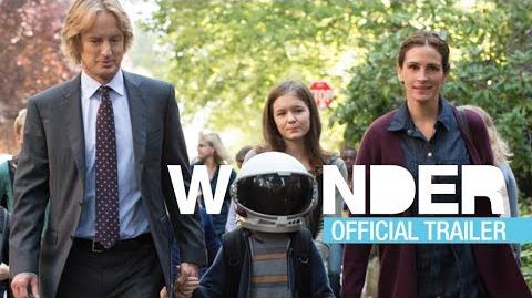 Wonder_(2017_Movie)_Official_Trailer_–_ChooseKind_–_Julia_Roberts,_Owen_Wilson