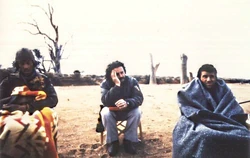 Bruce Spence (left), George Miller & Mel Gibson on set MM2.