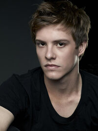 Xavier-Samuel-3