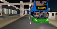 ADL Enviro500（RX6828）正在等候開出此路線