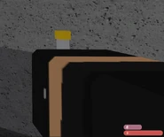 Шприц с адреналином в руках