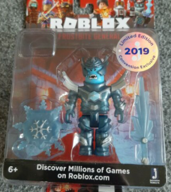 Roblox Toys Series 3 Roblox Wikia Fandom - roblox series 6 virtual chaser code mystery box figure toy chance