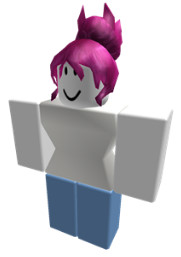Uma jogadora de 2012 usando o cabelo rosa-tástico e o tronco do pacote "Garota ROBLOX".