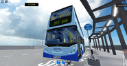 一輛行走本線的ADL Enviro500(DE52/RP4125)正在佐橫西大橋西門口岸落客