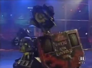 MrPsychopicksupJunkyardQueenandNotPerfectfallsoff