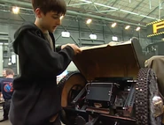 ATDinsides.jpg (2.27 MB) Tony Knapp shows the internals of Attila the Drum