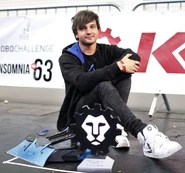 Hamilton and Amnesia.jpg (78 KB) Adam Hamilton with Amnesia and its trophy