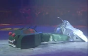 Lizzard strikes Philipper with its tail