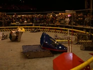 NiteriderChatham03.jpg (150 KB) Niterider attacks Kronic during a rumble at Brighton ModelWorld 2004