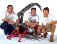 Scorpionteam lb99.jpg (11 KB) Scorpion "Beta 3" and its team (BattleBots Long Beach 1999)