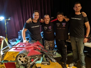 Side view of the new Luzifer with its team at a live event