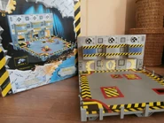 MiniArena.jpg (74 KB) The standard Minibot Arena and its box